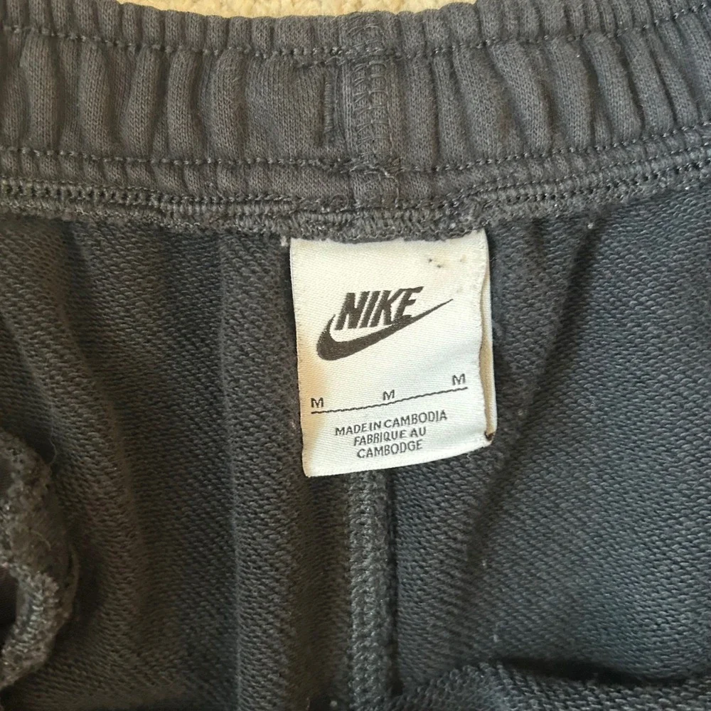 Nike Mens M Sportswear Athletic Joggers Track Pants & Shorts Lot of 2 Black - Picture 8 of 8